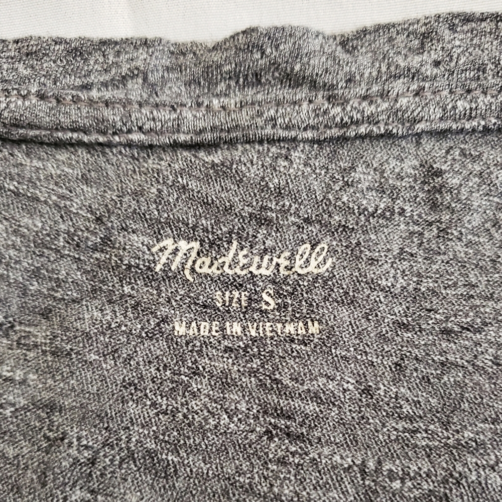 ‼SOLD‼ Madewell Whisper V-neck pocket Tee Gray - Picture 6 of 11
